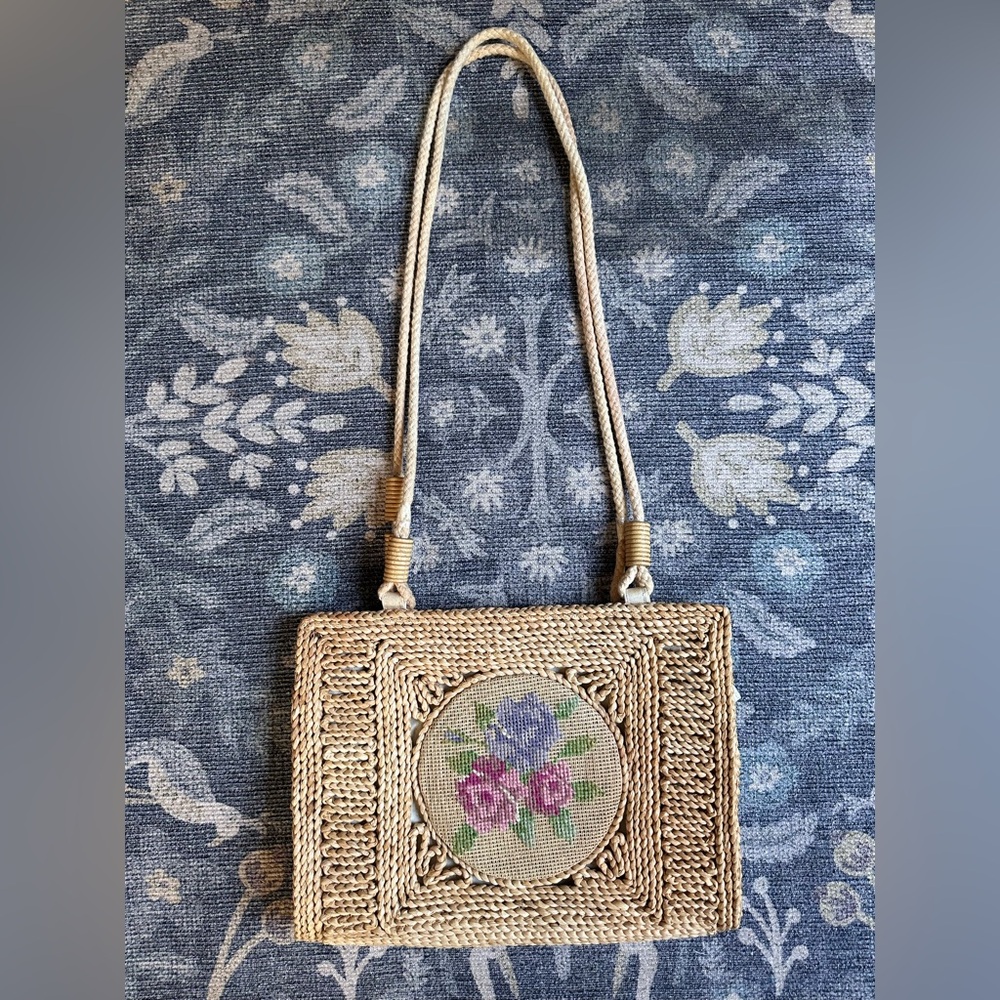 Floral Embroidered Straw Woven Bag